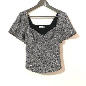 NEW Abercrombie and Fitch Women's Twist-Front Flutter Sleeve Top - XS